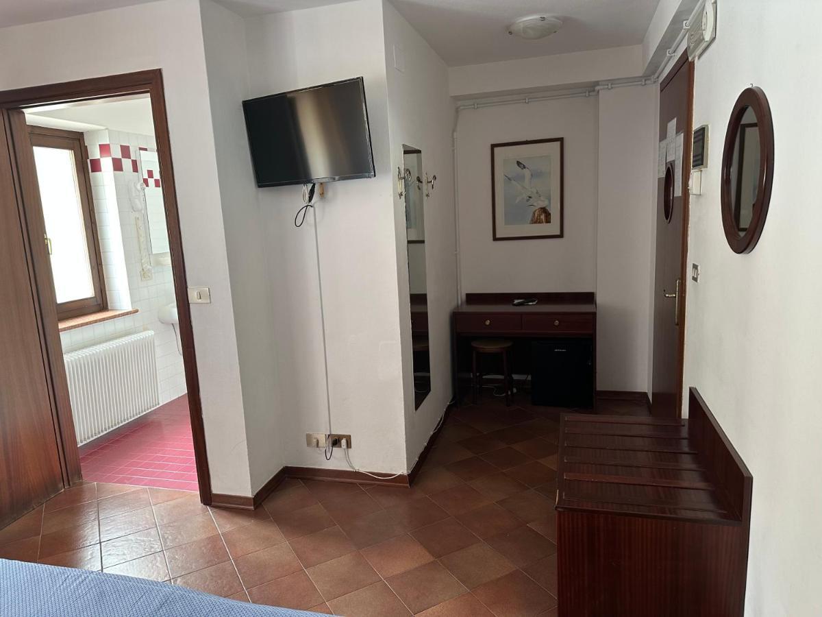 Hotel Alla Citta Di Trieste Grado Exteriör bild